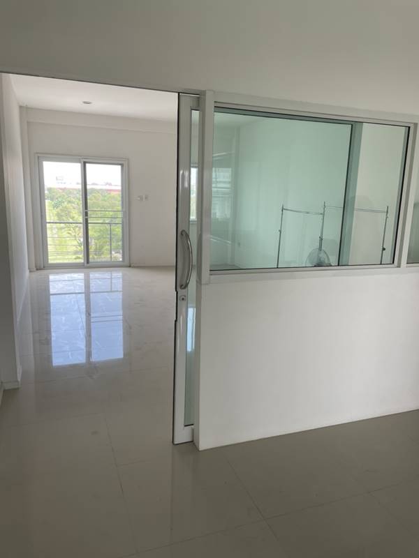 ขายอาคารพานิชย์ 2 คูหาติดกัน ไม่ทะลุถึงกัน แยกขาย (ไม่ผ่านนายหน้า) ในโครงการ พาทาโกเนีย รามอินทรา - สามวา